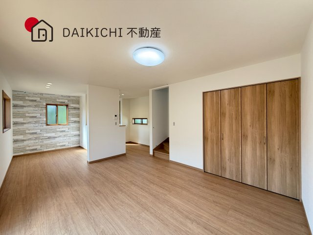 【居間・リビング】 | 久喜市吉羽第7期　ワイウッドコート　新築戸建　全6棟　5号棟