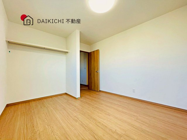 【洋室】 | 久喜市青葉第7期　ワイウッドコート　新築戸建　全3棟　2号棟