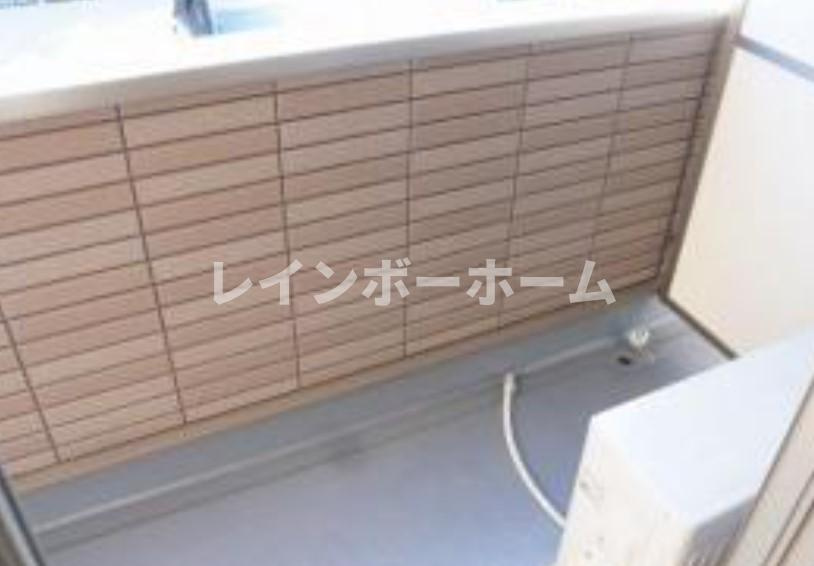 F・Pクレストモザールのバルコニー