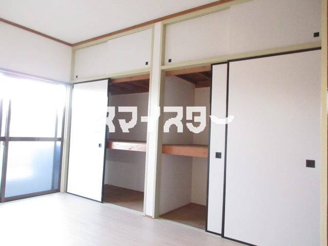 青梅市谷野のアパートの収納