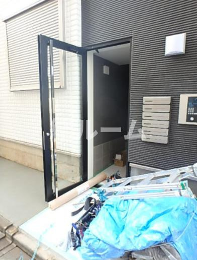 豊島区東池袋２丁目のアパートのエントランス
