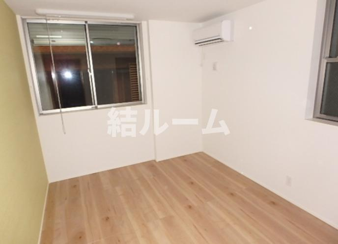 豊島区東池袋２丁目のアパートの居間・リビング