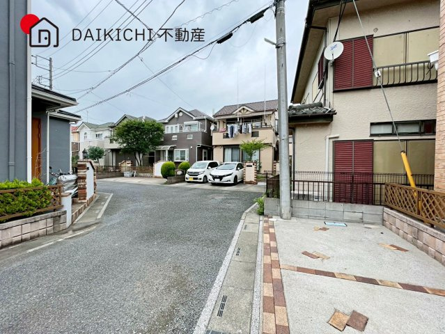 【前面道路含む現地写真】 | 久喜市久喜東4丁目　中古戸建