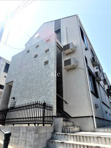 新宿区高田馬場２丁目のアパートの外観|外観もきれいです