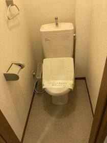 千葉市中央区千葉寺町のアパートのトイレ