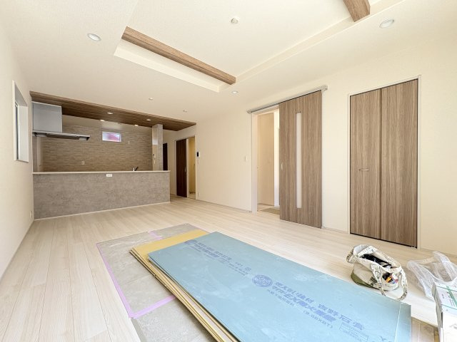 【居間・リビング】 | 久喜市久喜北1丁目 3期　新築戸建　全2棟　2号棟