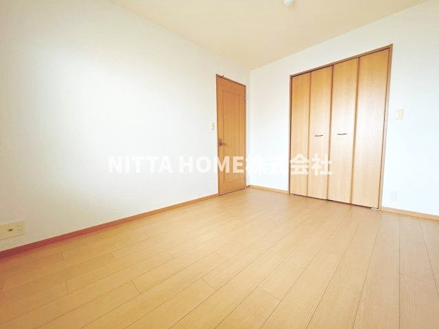 舞鶴市倉梯町の賃貸マンションの寝室|寝室スペースにもぴったりですね！