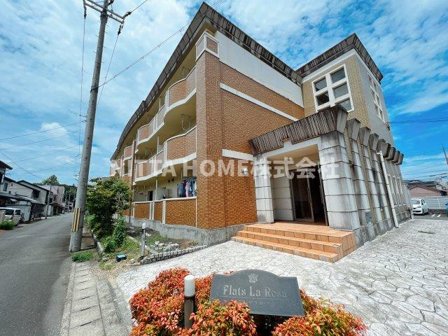 舞鶴市倉梯町の賃貸マンションのエントランス|鉄筋コンクリート３階建てマンションです＊