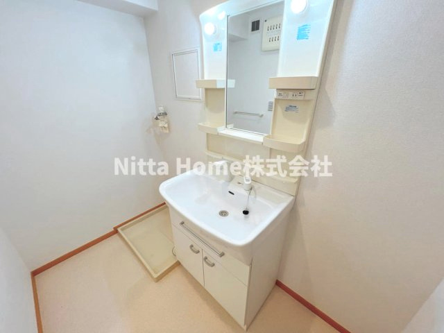 舞鶴市倉梯町の賃貸マンションの洗面所|シャワー付きの洗面化粧台もあります◆