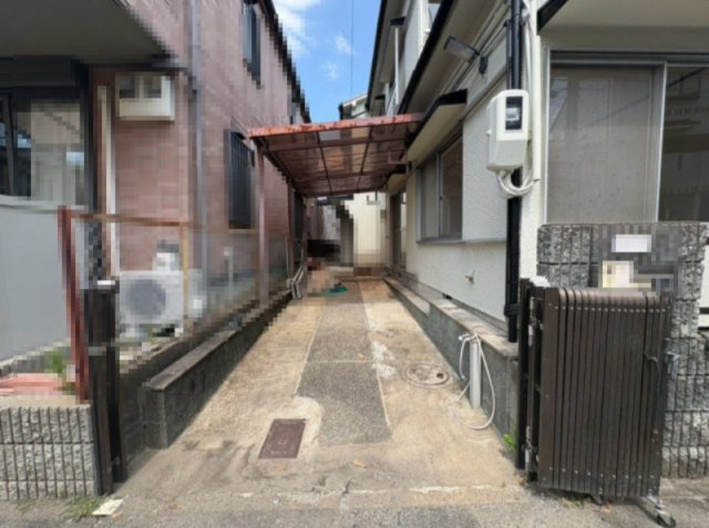 京都市伏見区羽束師古川町の駐車場|カーポート付駐車場！
雨の日のお買い物も安心ですね(^^)/