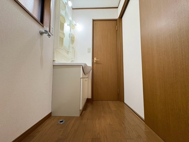 京都市伏見区羽束師古川町の独立洗面台|収納豊富な洗面化粧台