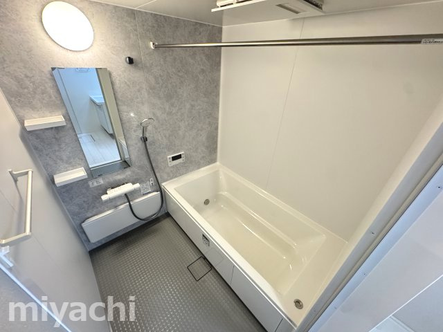 エムフルージュの浴室