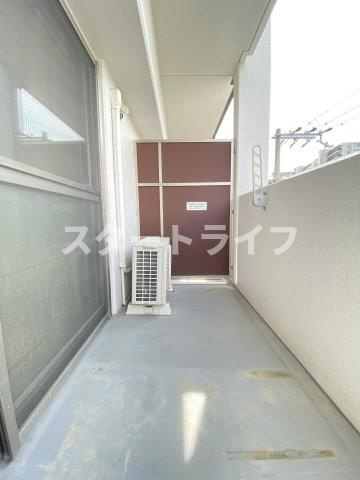 大阪市東淀川区下新庄５丁目の賃貸マンションのバルコニー