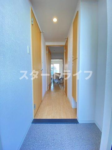 大阪市東淀川区下新庄５丁目の賃貸マンションの玄関