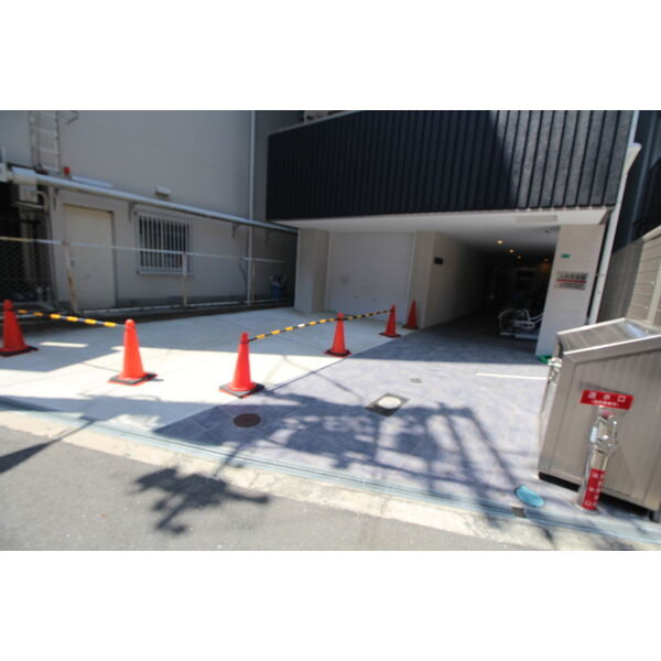 アーク緑橋のエントランス