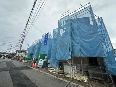 【前面道路含む現地写真】 | 厚木市愛名　全３棟　新築住宅