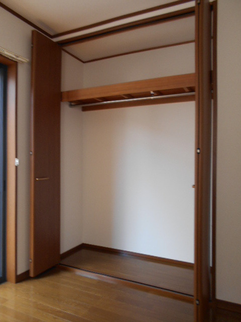 ロンウェル菊名　Ｂ棟の収納