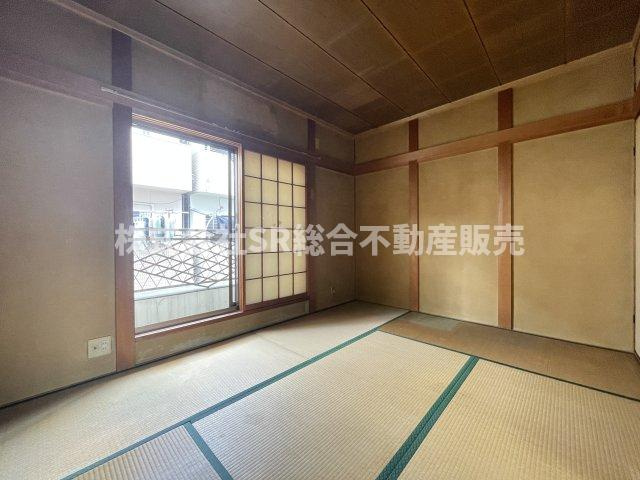 菱江5丁目中古戸建の和室|2F　6.0帖。バルコニーに面した明るい和室です！