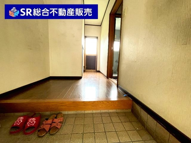 菱江5丁目中古戸建の玄関|当日予約も大歓迎です！土日祝、雨の日やお子様連れのお客様の送迎も可能ですのでお気になさらずお問合せ下さい。お仕事終わりのお時間にも柔軟に対応致しますのでお気軽にお申し付け下さいませ。