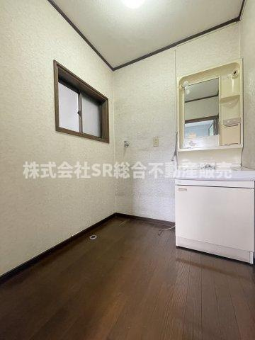菱江5丁目中古戸建の脱衣所|広々とした脱衣所です！