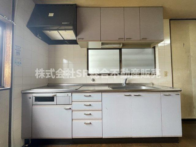 菱江5丁目中古戸建のキッチン|収納豊富なキッチンです！