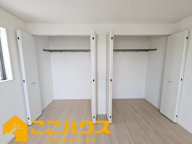 南城市玉城愛地第1　クレイドルガーデン　新築戸建て　全5棟　2号棟の収納|洋服が多い方でも安心の収納力
