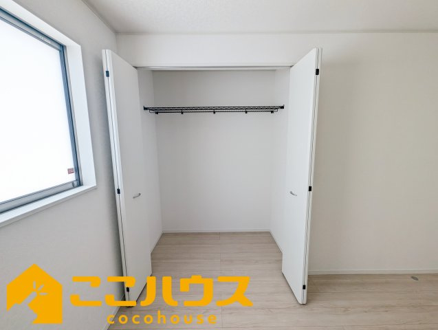 南城市玉城愛地第1　クレイドルガーデン　新築戸建て　全5棟　2号棟の収納|洋服が多い方でも安心の収納力
