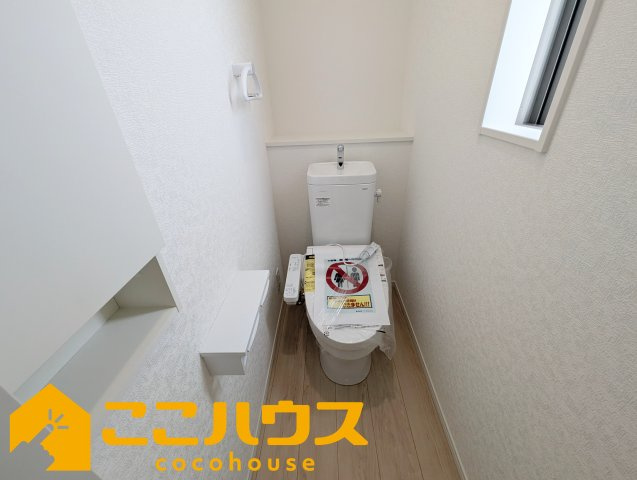 南城市玉城愛地第1　クレイドルガーデン　新築戸建て　全5棟　2号棟のトイレ|2階トイレ

