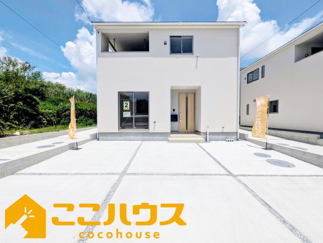 南城市玉城愛地第1　クレイドルガーデン　新築戸建て　全5棟　2号棟の駐車場|駐車並列3台
