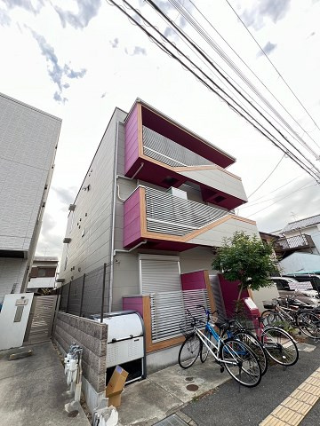 ブロンテ西難波の外観