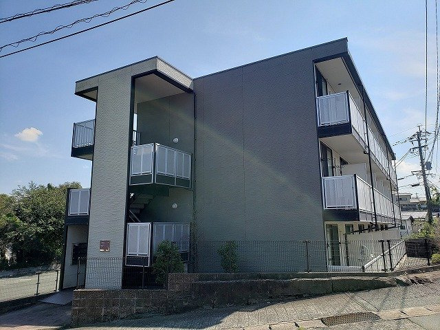 レオパレスグリーンヒルズ花園の外観|外観です