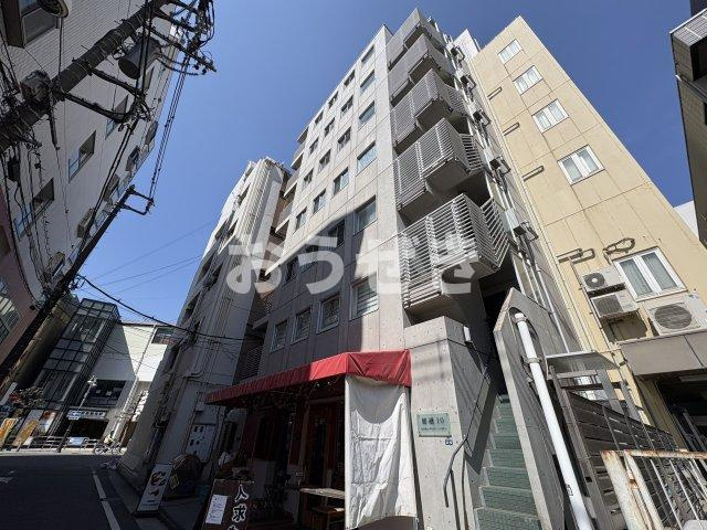腰越１０のエントランス