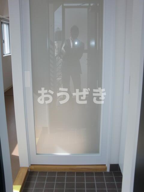 腰越１０の玄関