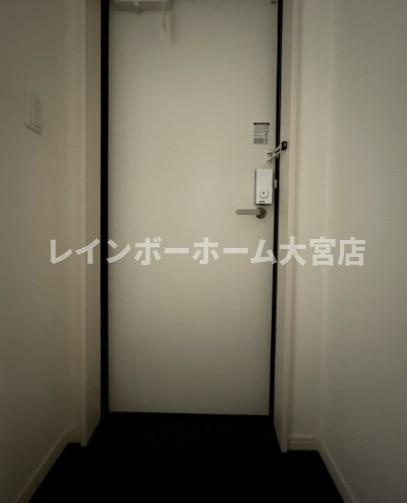 グランプルーヴ東大宮の玄関