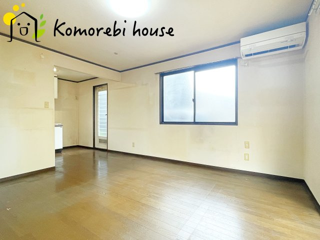 伊奈町小室　中古戸建の居間・リビング|26.8.6　撮影済み