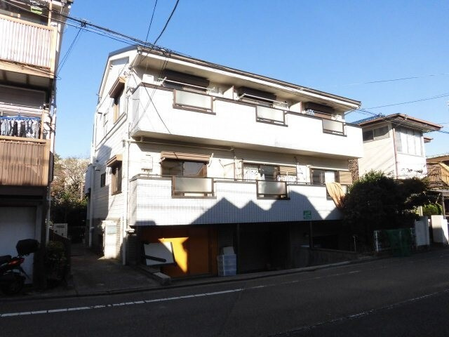 世田谷区世田谷３丁目のアパート