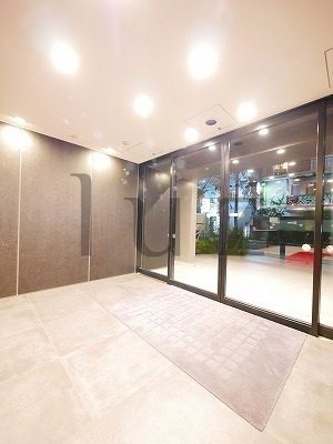 エステムプラザ横濱関内のエントランス