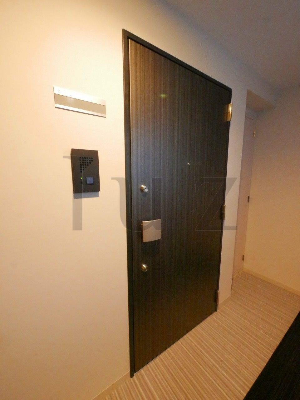 エステムプラザ横濱関内の玄関