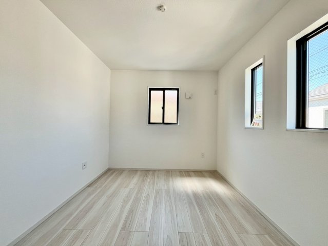 【仲介手数料無料】さいたま市桜区町谷の洋室|同仕様物件の居室です！
全室収納確保！！