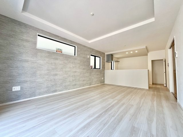 【仲介手数料無料】さいたま市桜区町谷の居間・リビング|パントリー付きの物件です！
