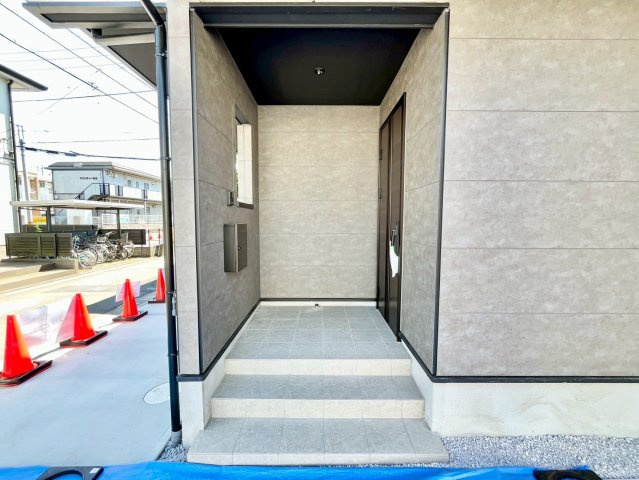 【仲介手数料無料】さいたま市桜区町谷のその他|同仕様物件の玄関（外側）です！