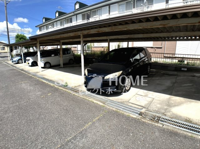 【駐車場】 | タウンズ | 駐車場に車を止められます