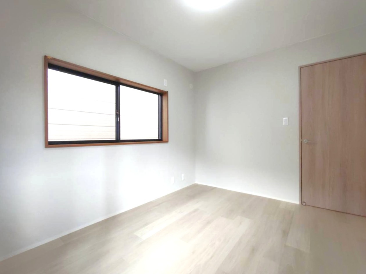 令和８年２月フルリフォーム済みのピカピカ３ＬＤＫ住宅◆全居室６帖以上＆収納付き◆伏見区日野野色町の洋室|洋室