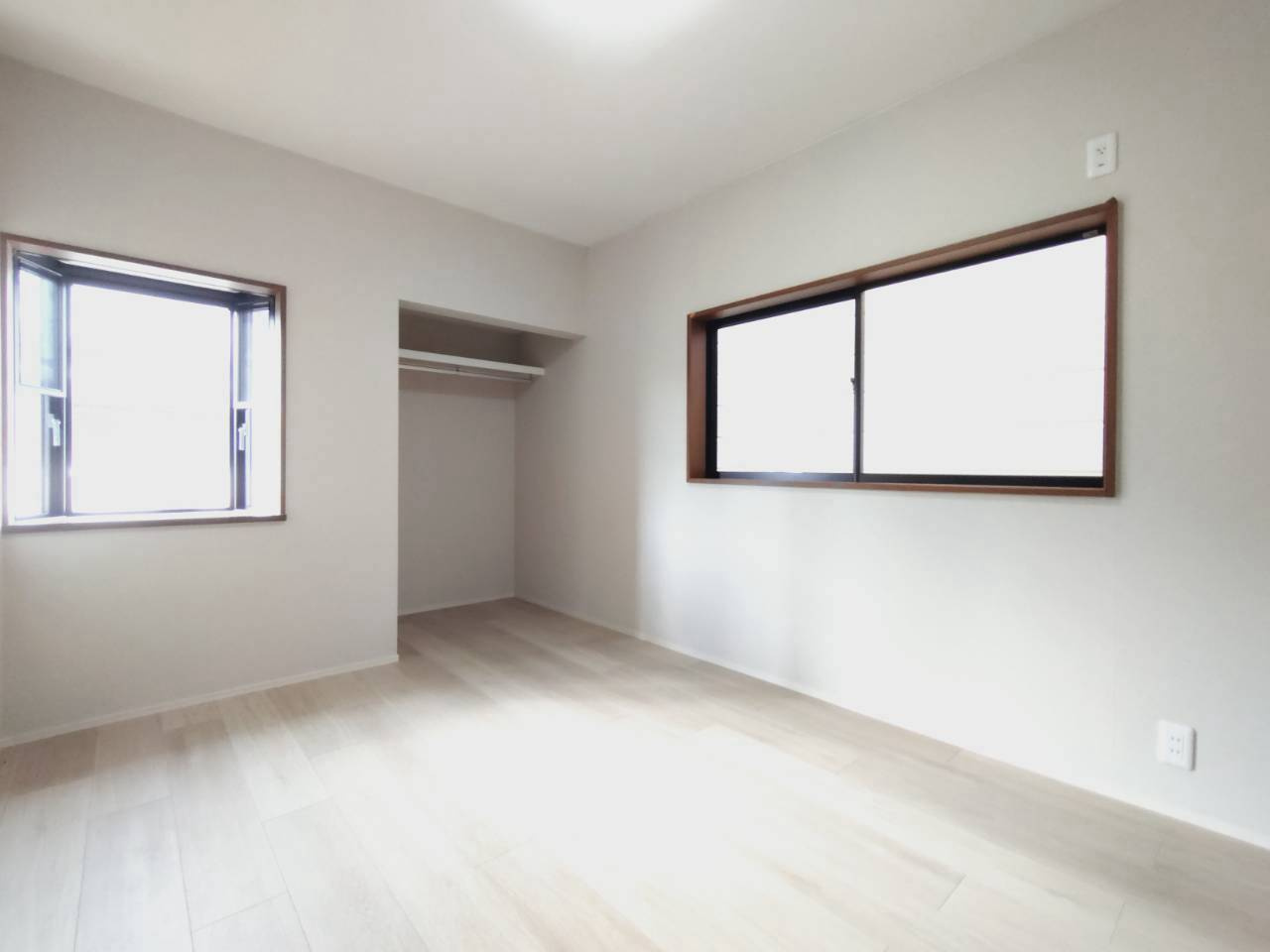 令和８年２月フルリフォーム済みのピカピカ３ＬＤＫ住宅◆全居室６帖以上＆収納付き◆伏見区日野野色町の洋室|洋室