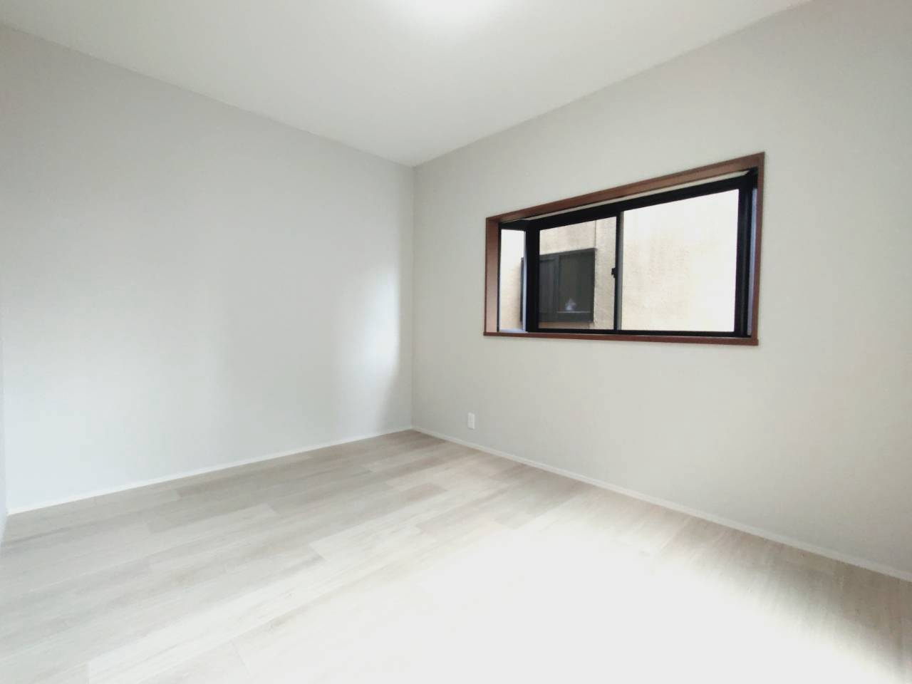 令和８年２月フルリフォーム済みのピカピカ３ＬＤＫ住宅◆全居室６帖以上＆収納付き◆伏見区日野野色町の洋室|洋室