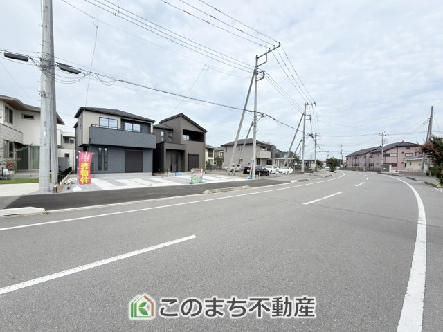 グラファーレ宇都宮市平松2期の前面道路含む現地写真|前面道路含む現地写真