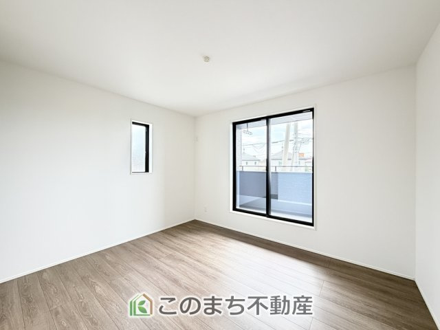 グラファーレ宇都宮市平松2期の洋室|南向きで陽当たりの良い洋室♪風通しもよく快適です☆