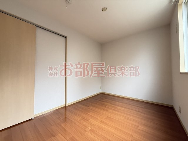 レジデンシア小森野　E棟の洋室|個人の部屋や寝室として使える洋室です