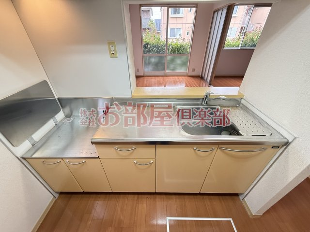 レジデンシア小森野　E棟のキッチン|コンパクトなキッチンで掃除もラクラク