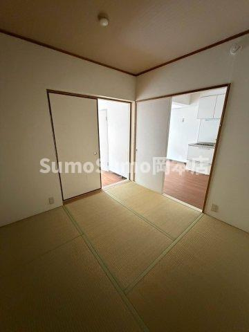 サニーハウス岡本の和室|日本らしい落ち着いた雰囲気の和室です
